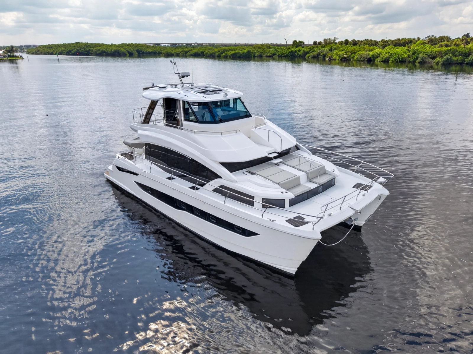 2025 Aquila 54 YACHT