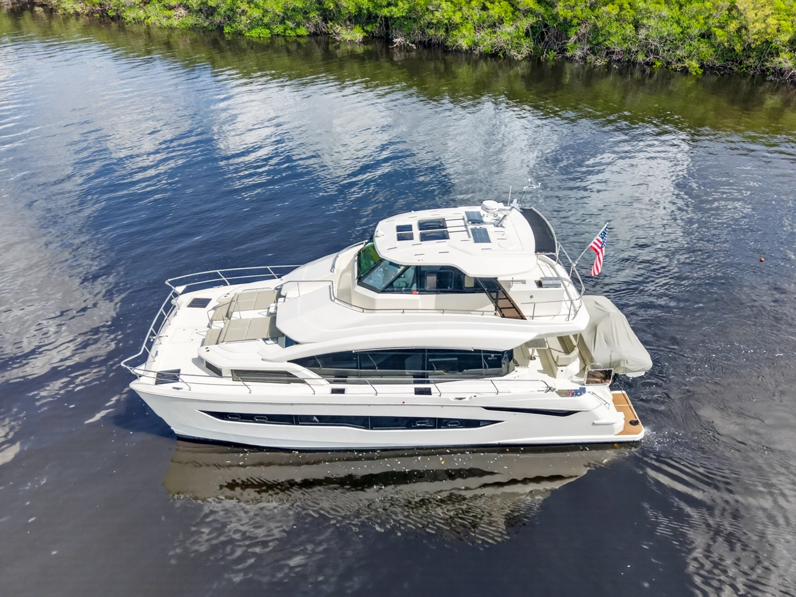 2025 Aquila 54 YACHT