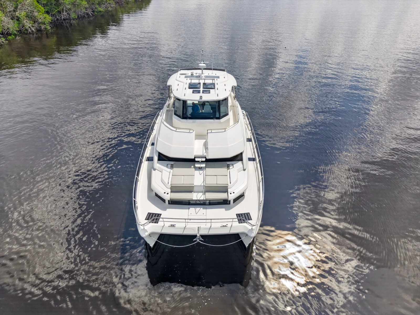 2025 Aquila 54 YACHT