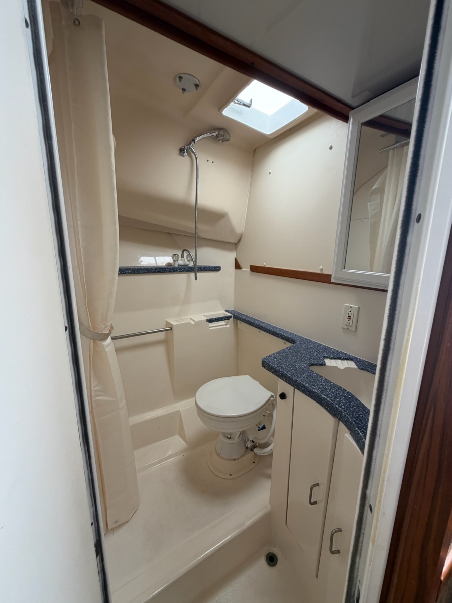 1998 Luhrs 40 Open
