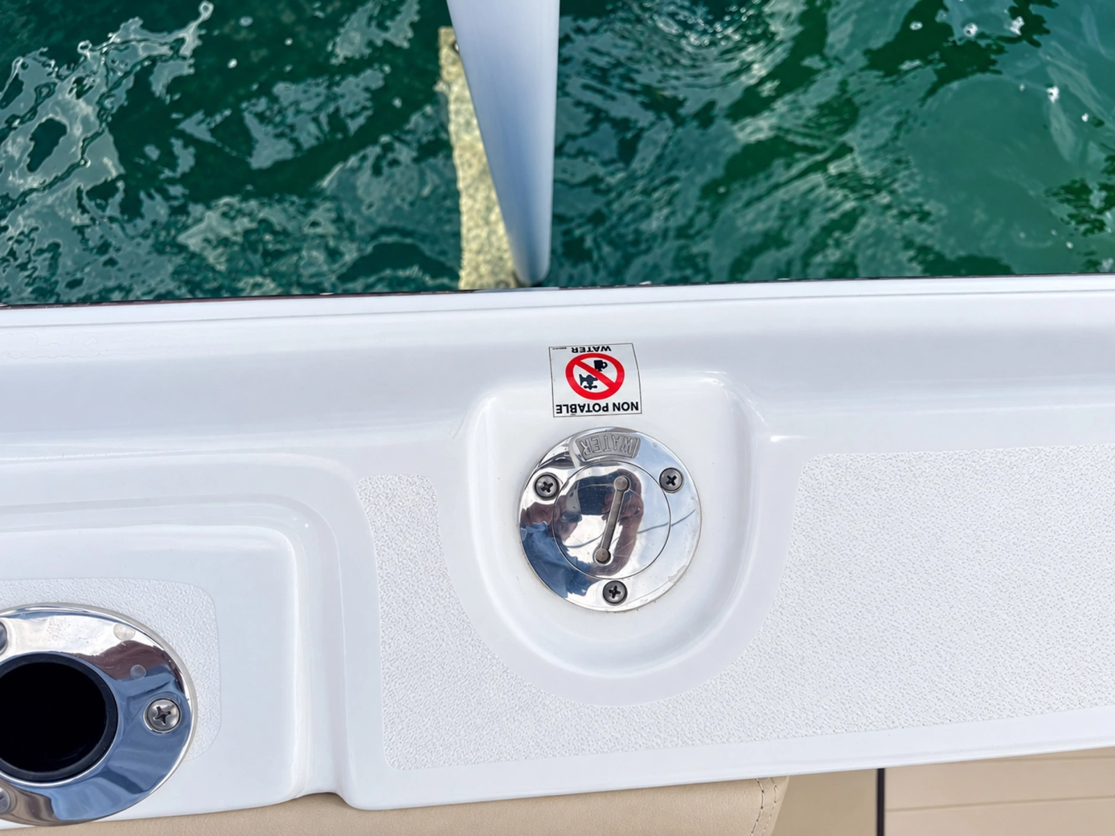 2019 Sea Fox 266 Commander