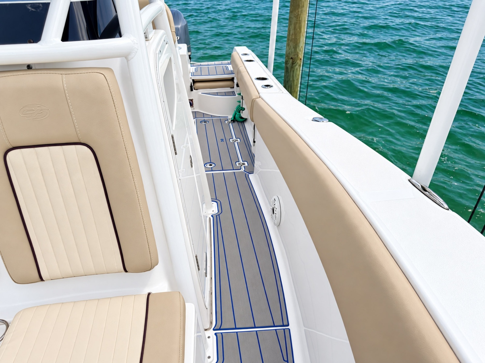 2019 Sea Fox 266 Commander