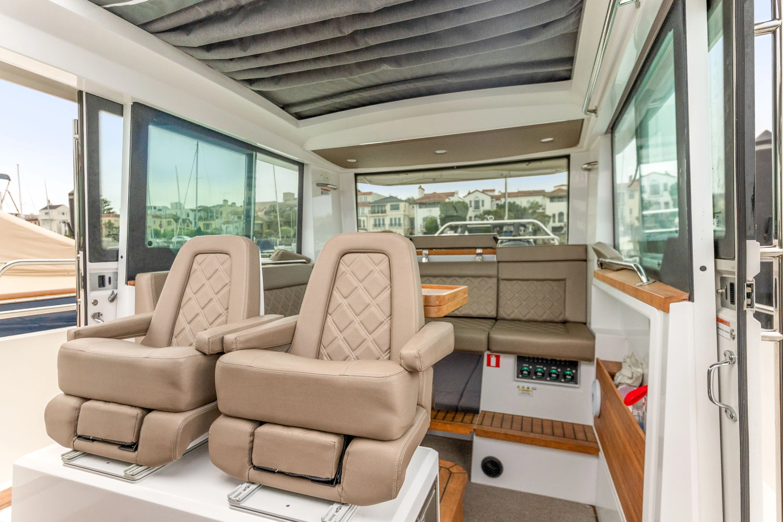 2019 Axopar 37 Cabin