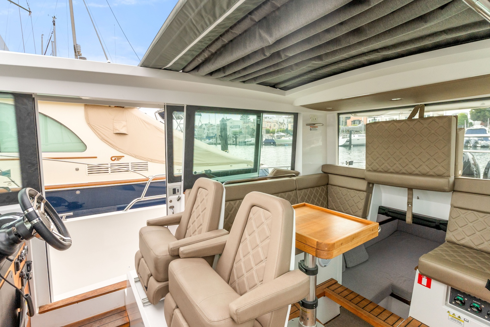2019 Axopar 37 Cabin