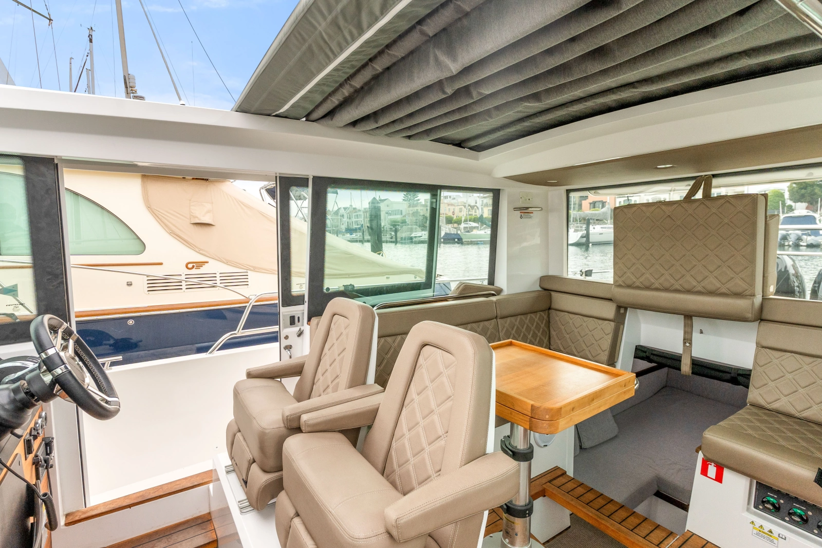 2019 Axopar 37 Cabin