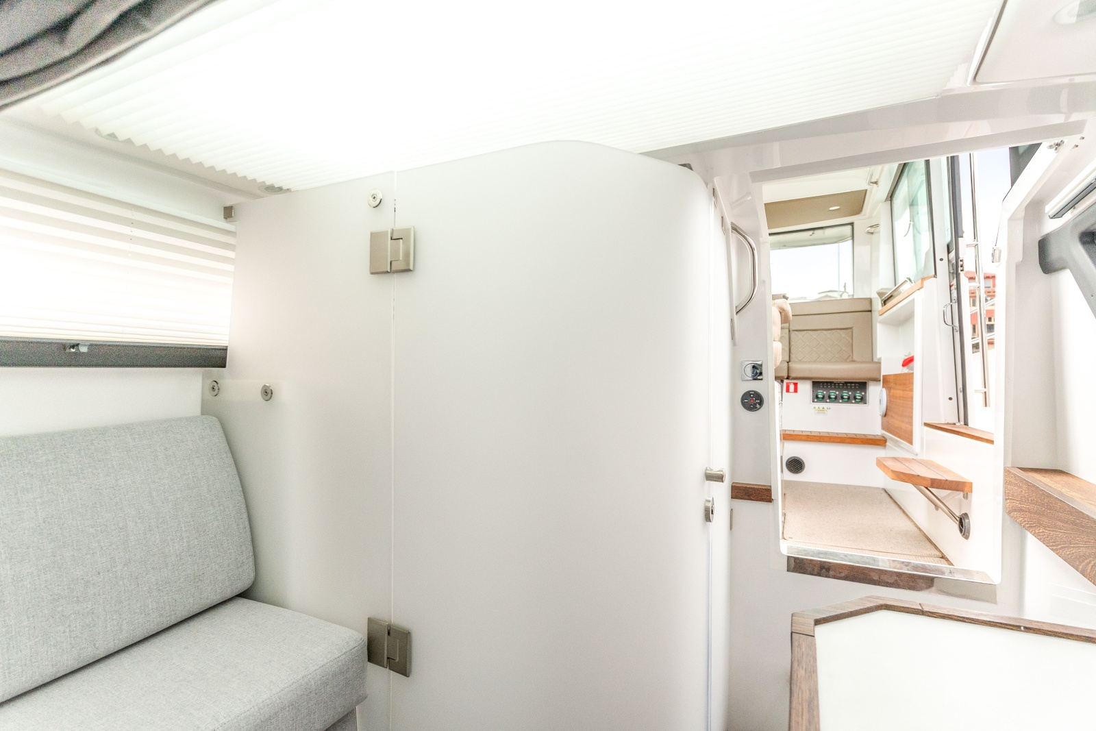 2019 Axopar 37 Cabin