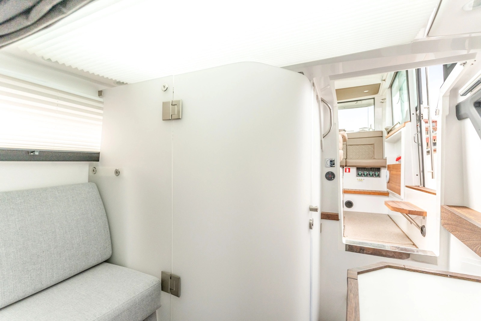 2019 Axopar 37 Cabin