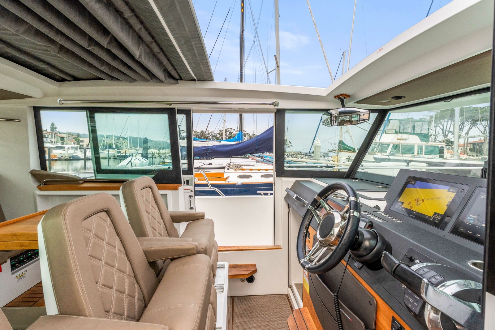 2019 Axopar 37 Cabin