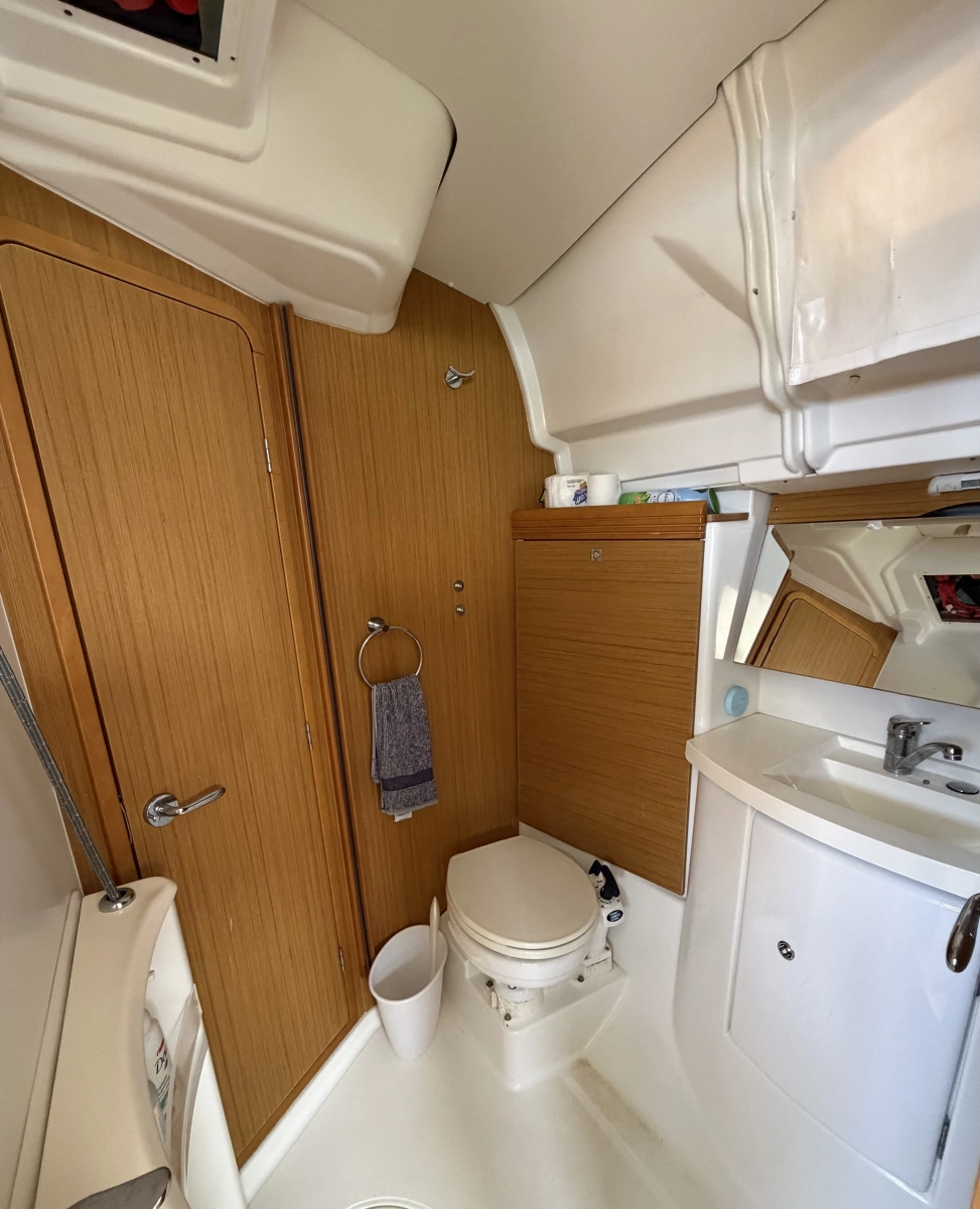 2010 Jeanneau Sun Odyssey 42 DS