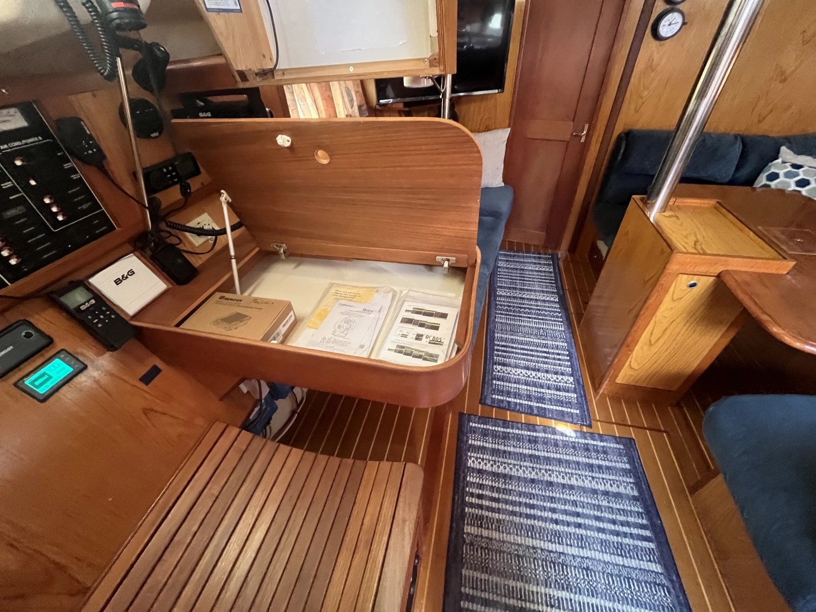 2000 Hunter 410