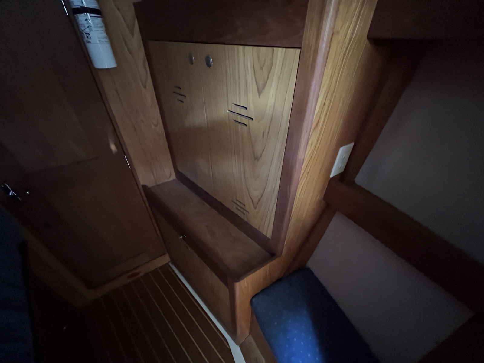 2000 Hunter 410
