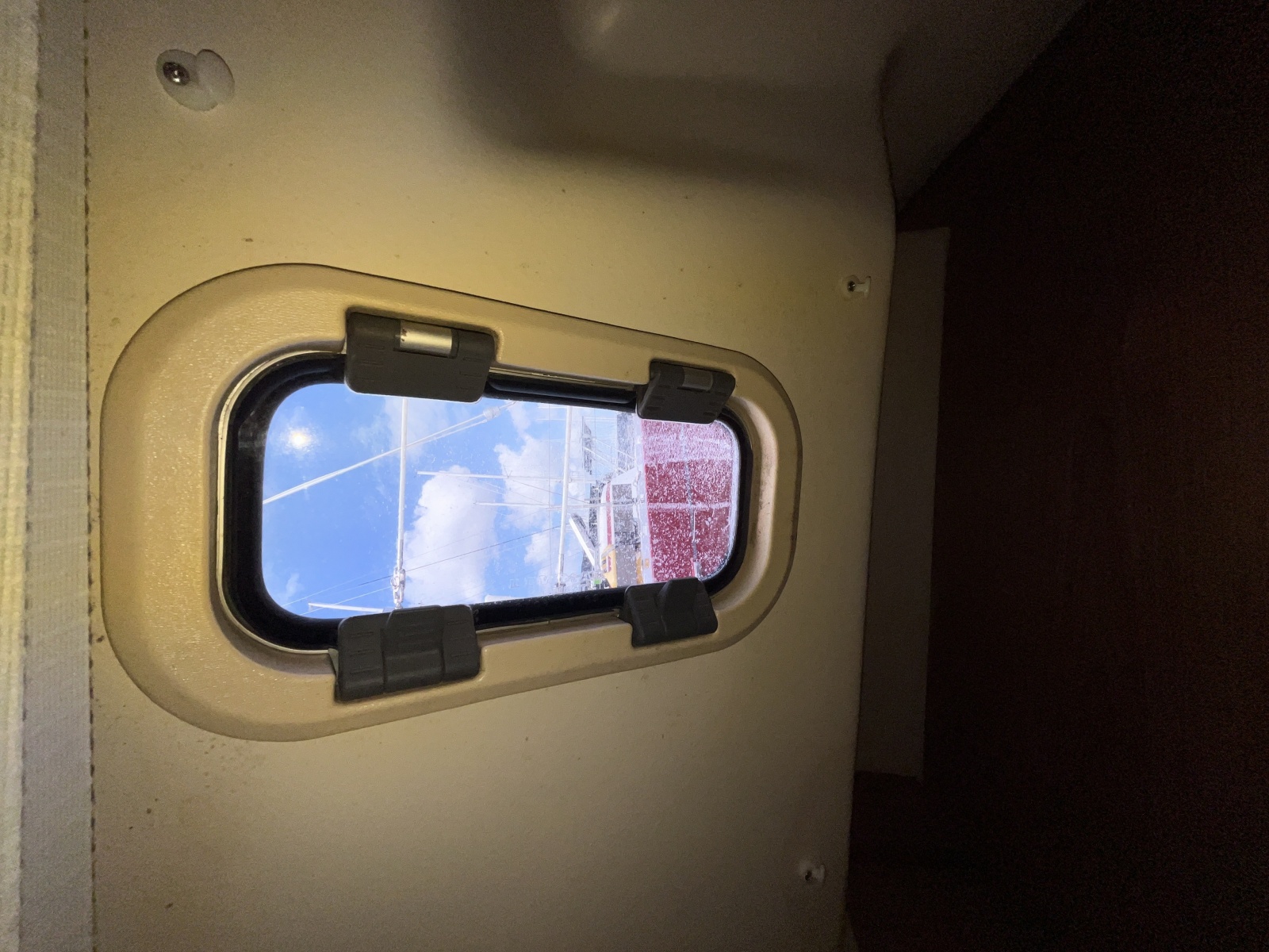 2000 Hunter 410