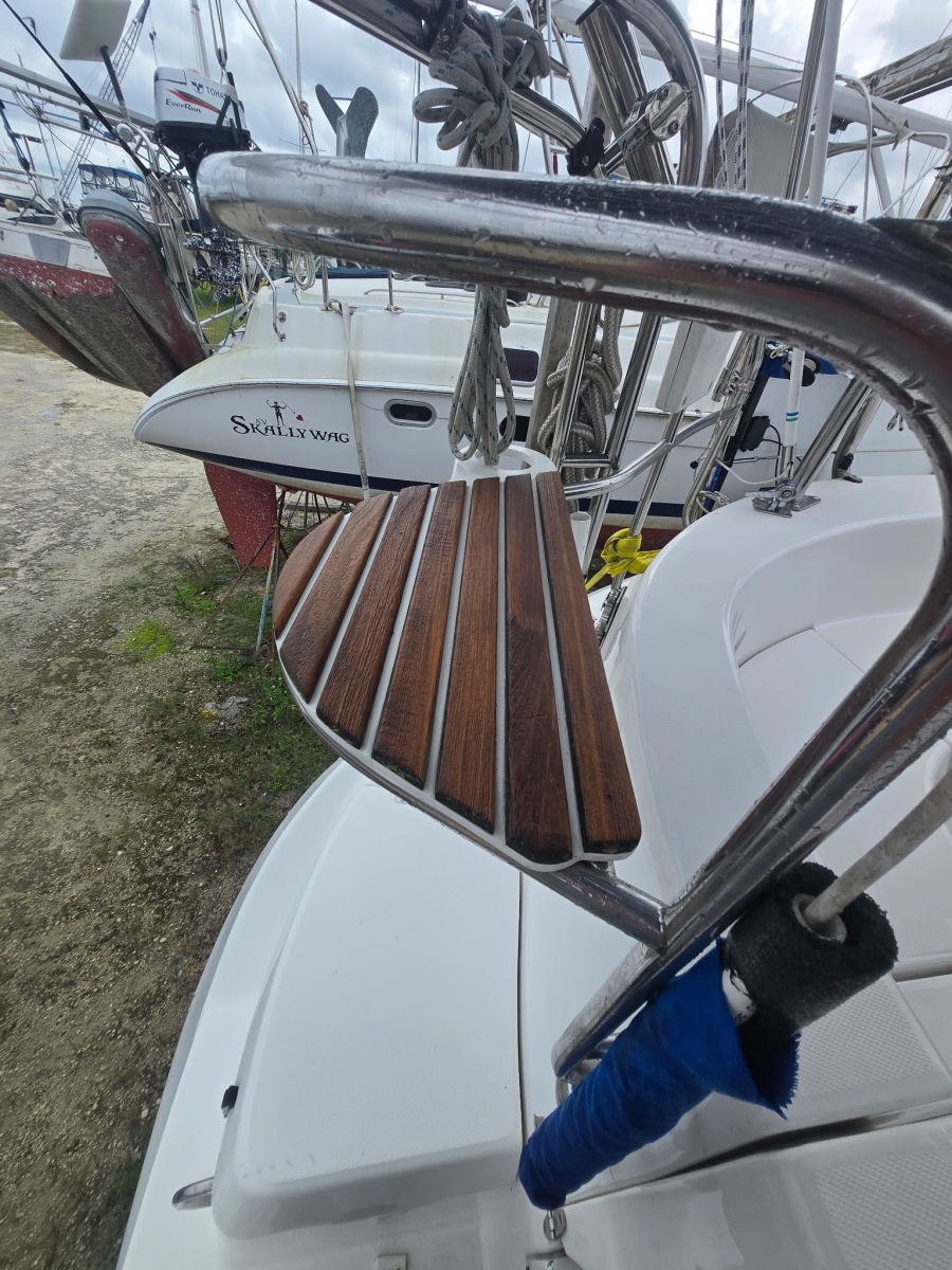 2000 Hunter 410
