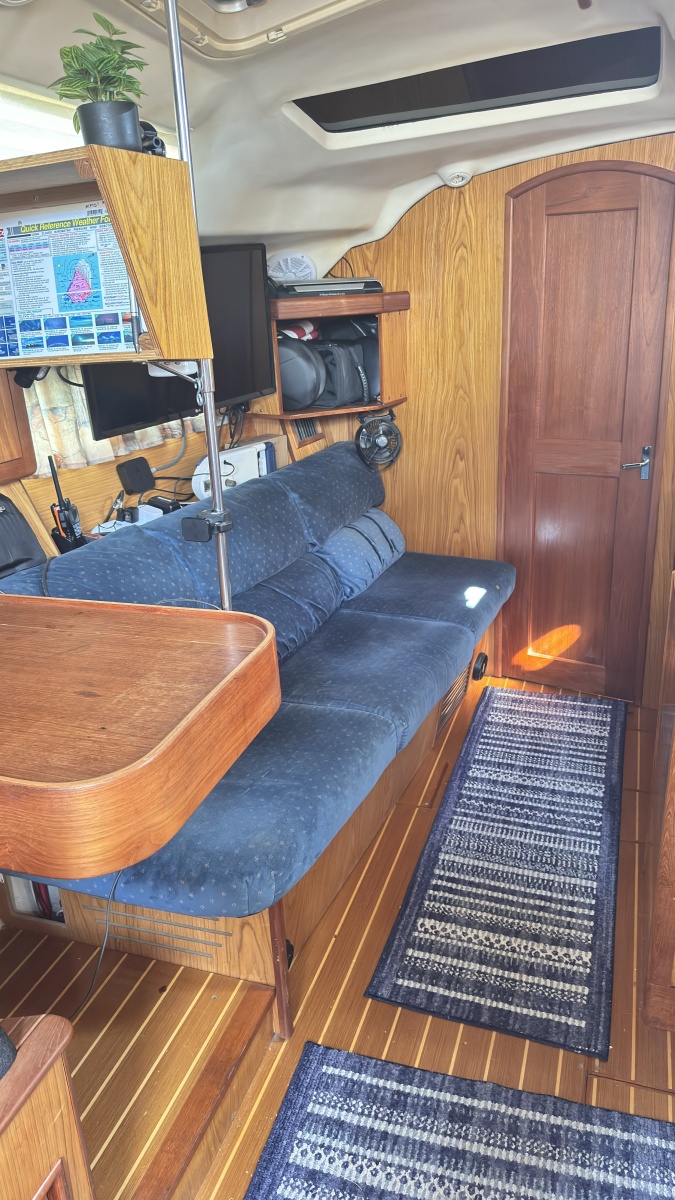 2000 Hunter 410