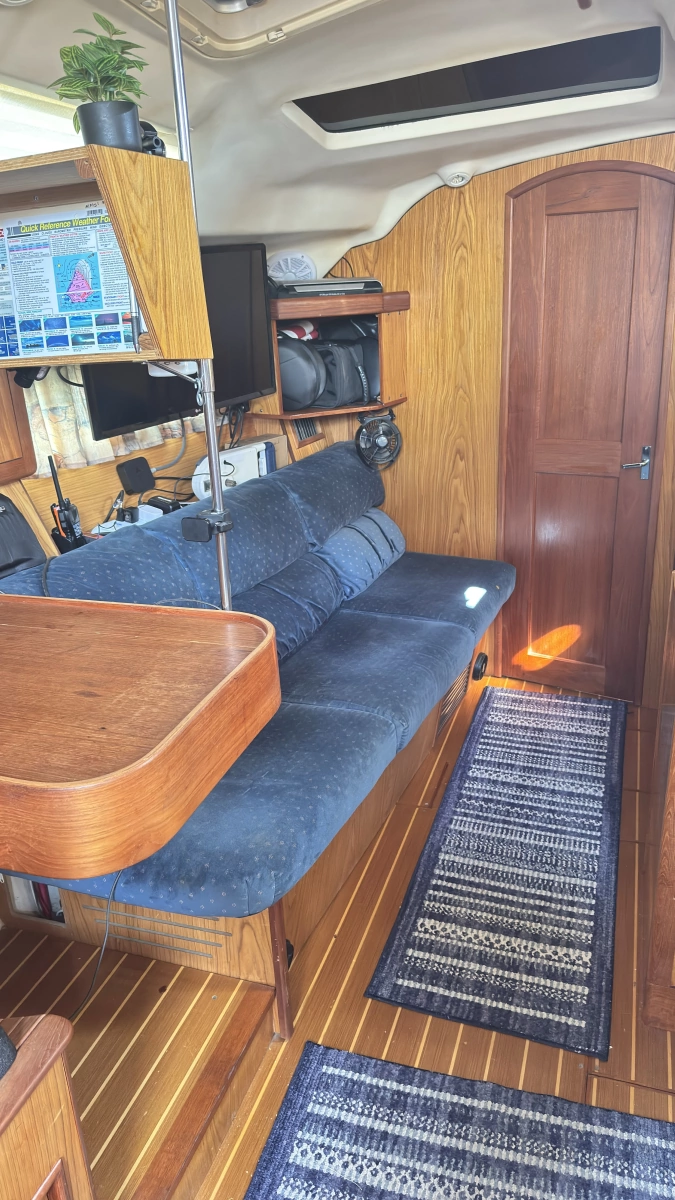 2000 Hunter 410