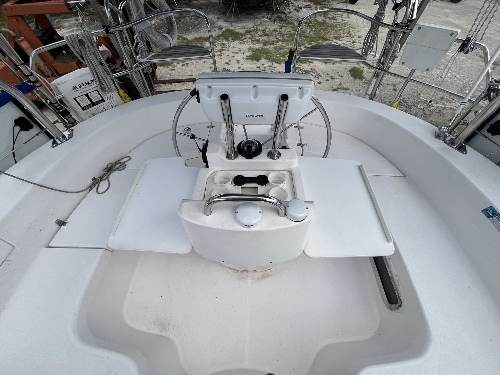 2000 Hunter 410