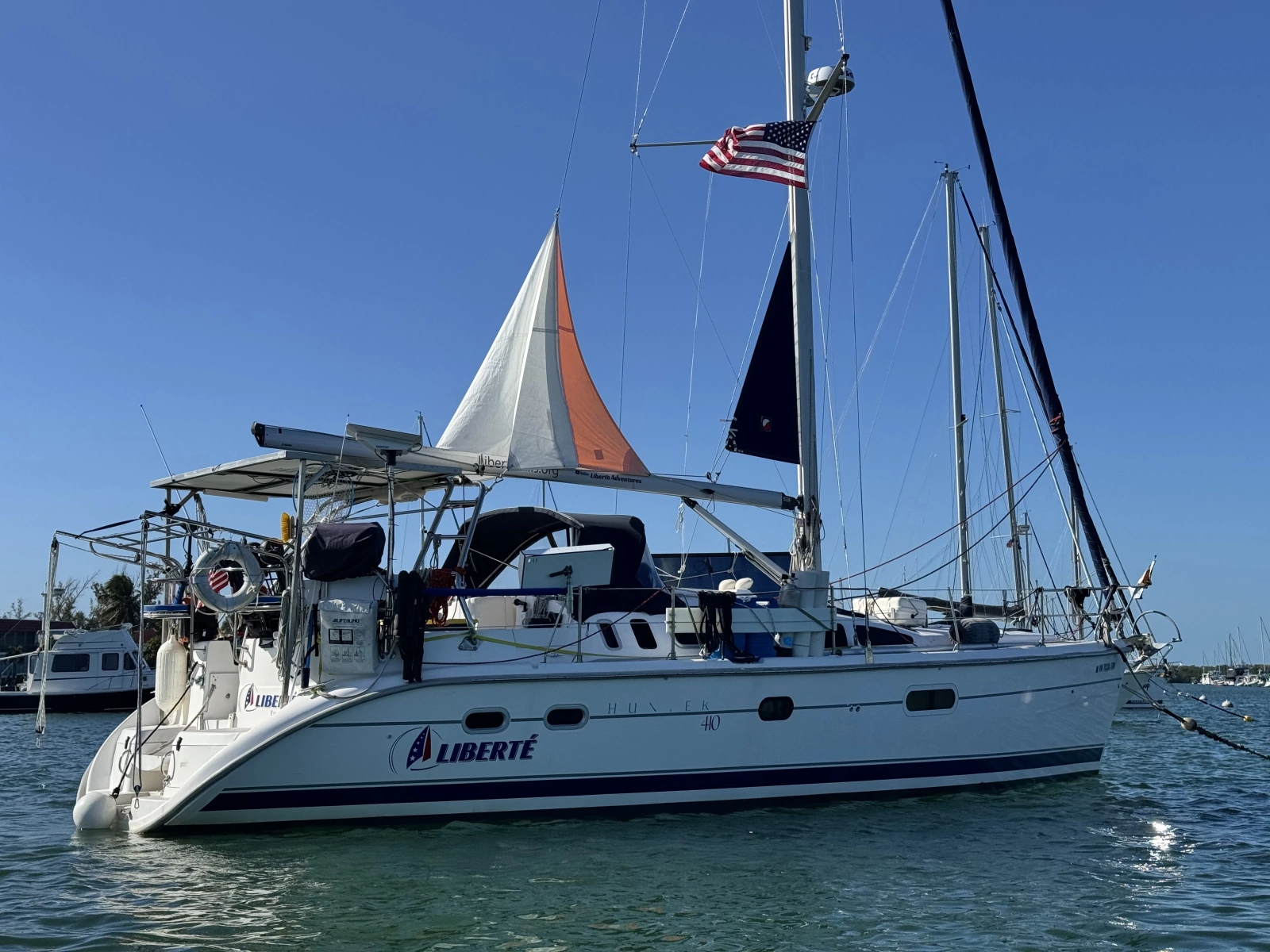 2000 Hunter 410