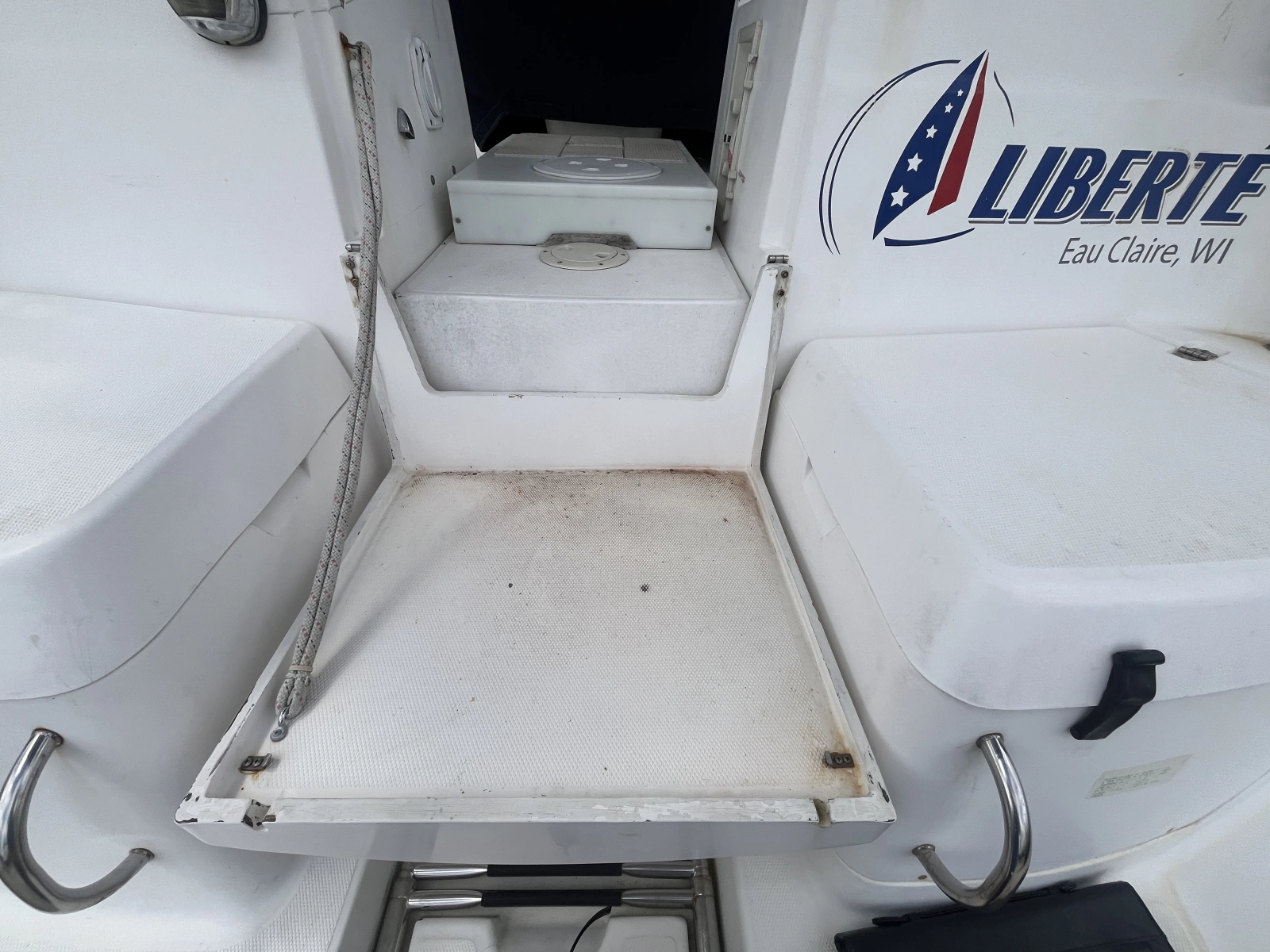 2000 Hunter 410