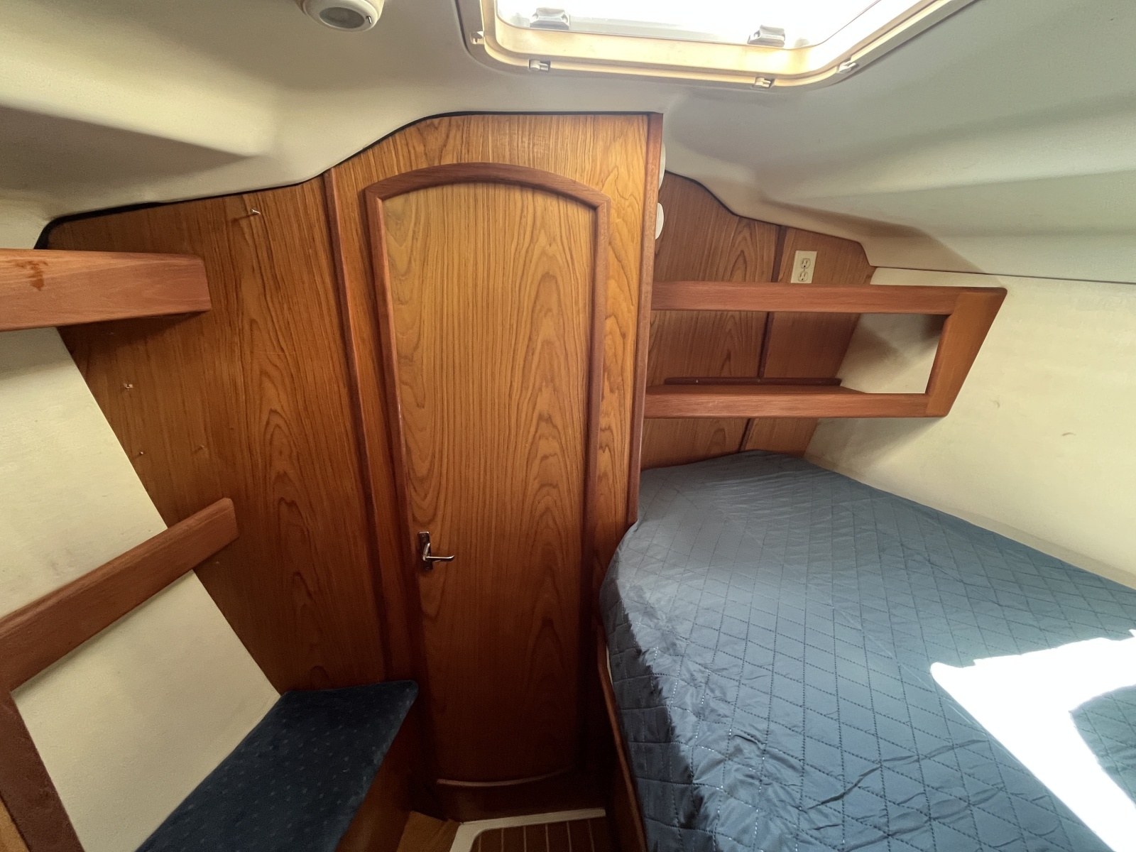 2000 Hunter 410