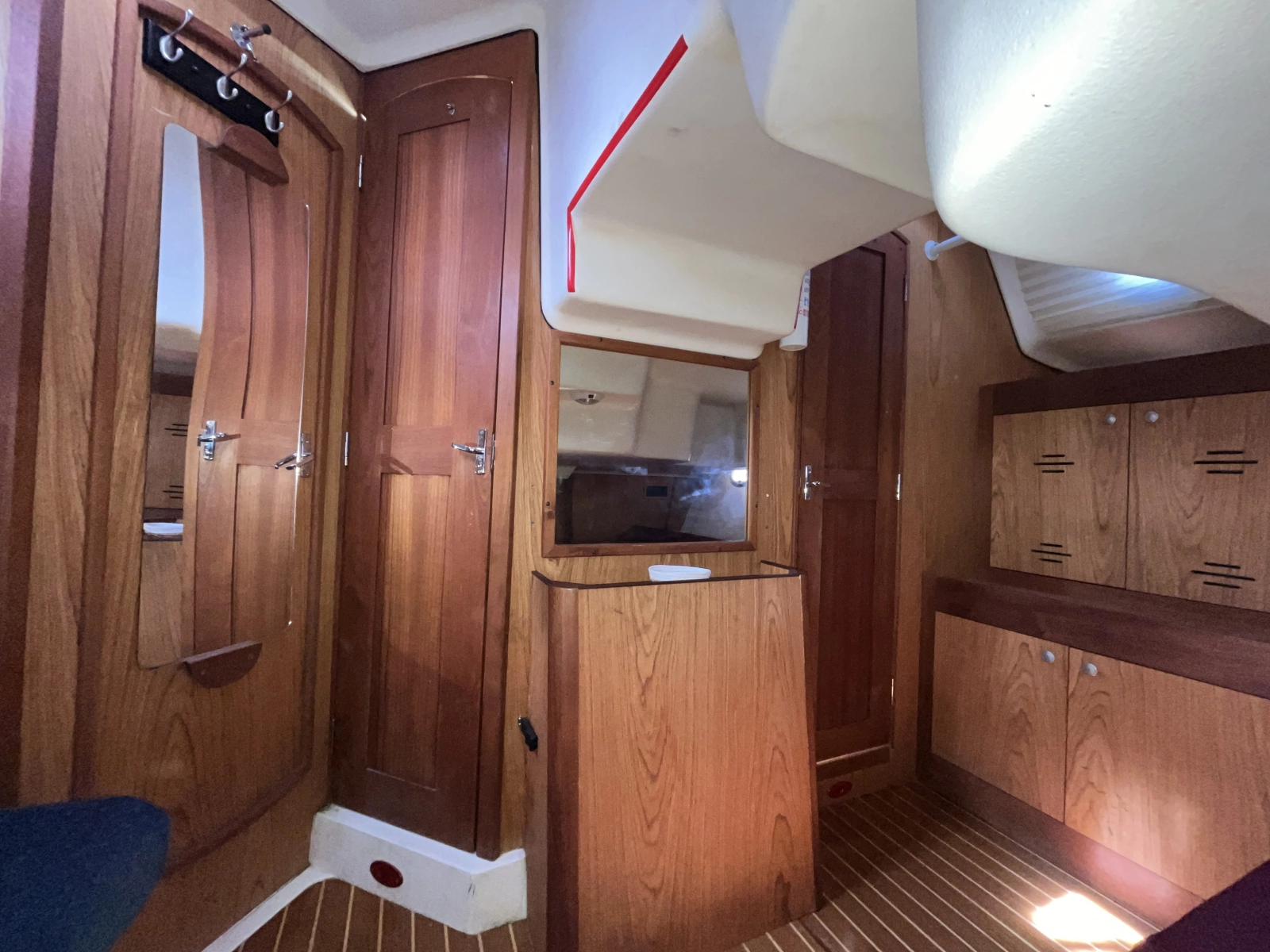 2000 Hunter 410