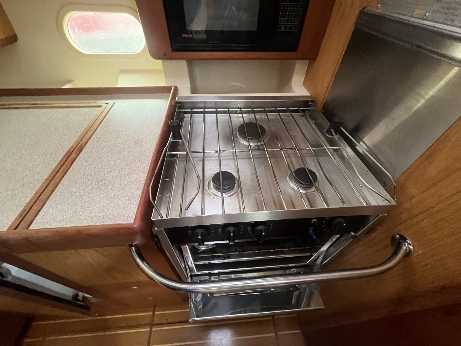 2000 Hunter 410