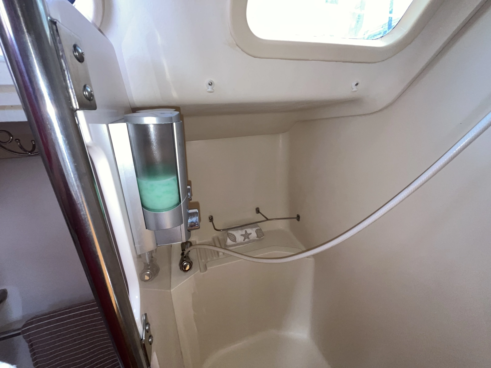 2000 Hunter 410