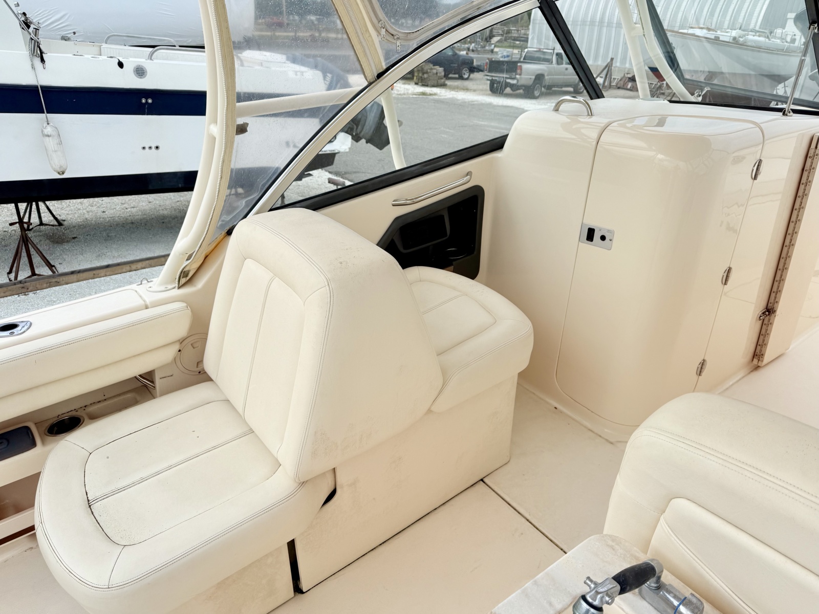2015 Grady-White Freedom 285