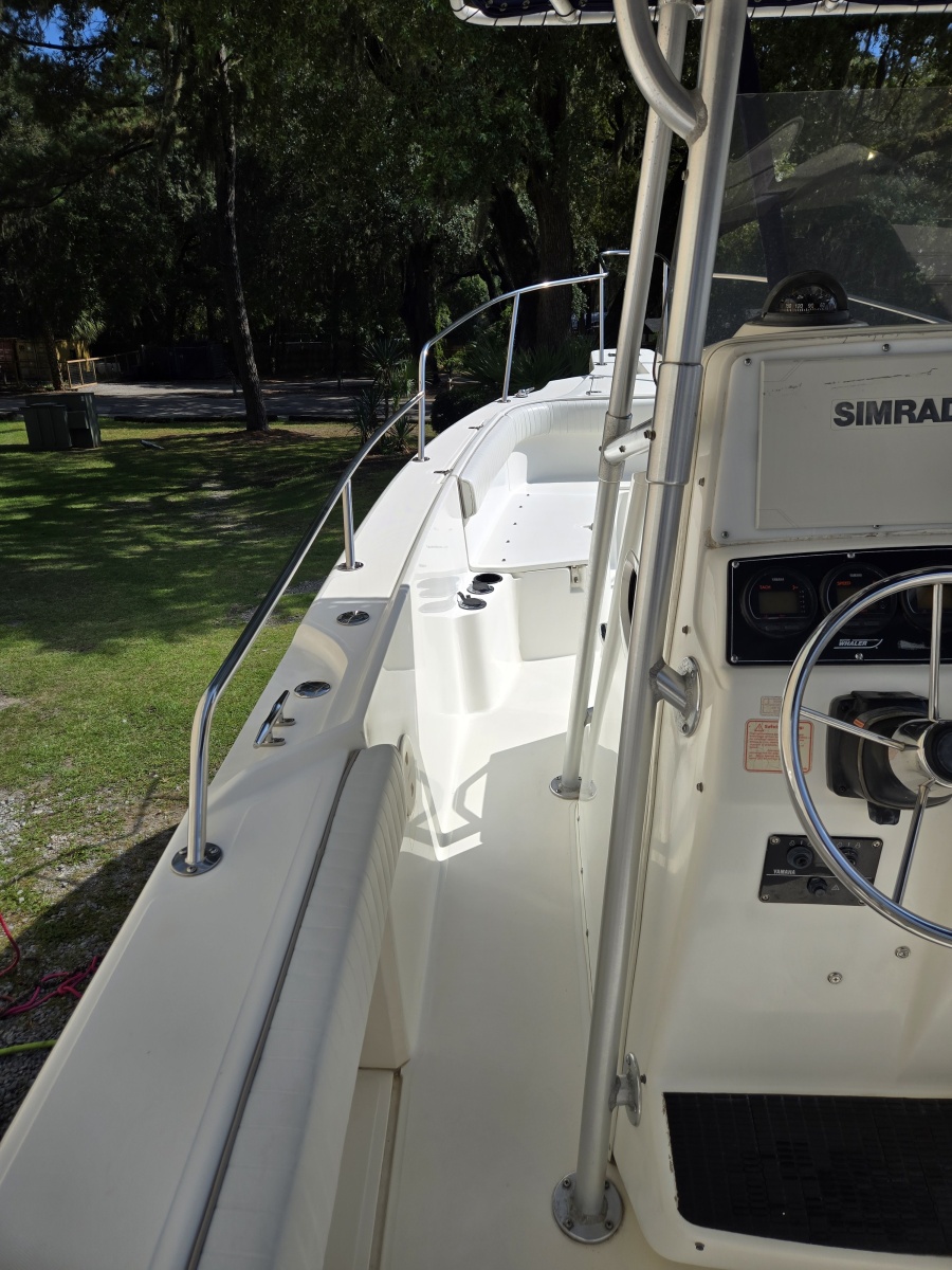 2000 Boston Whaler Outrage
