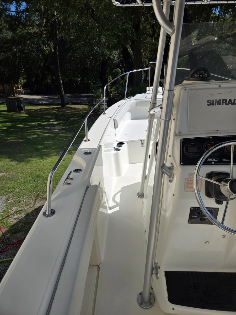 2000 Boston Whaler Outrage