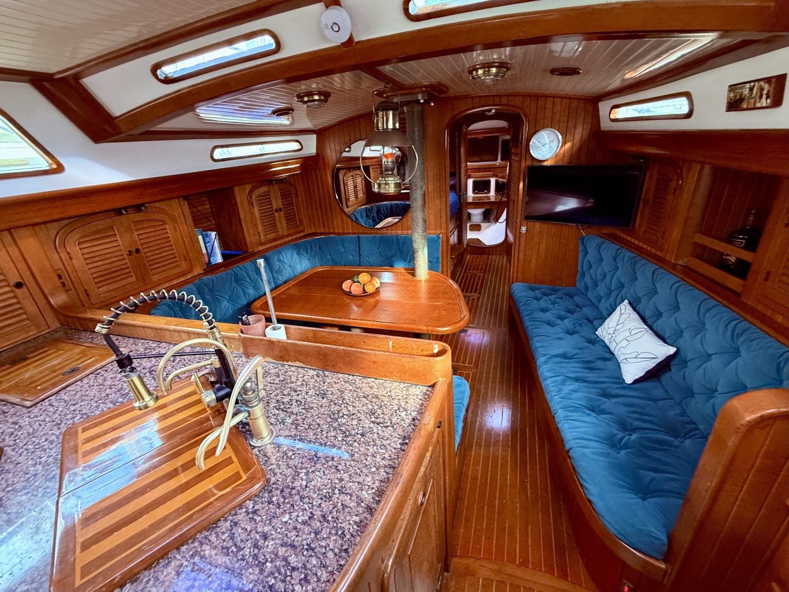 1997 Hans Christian Christina 43