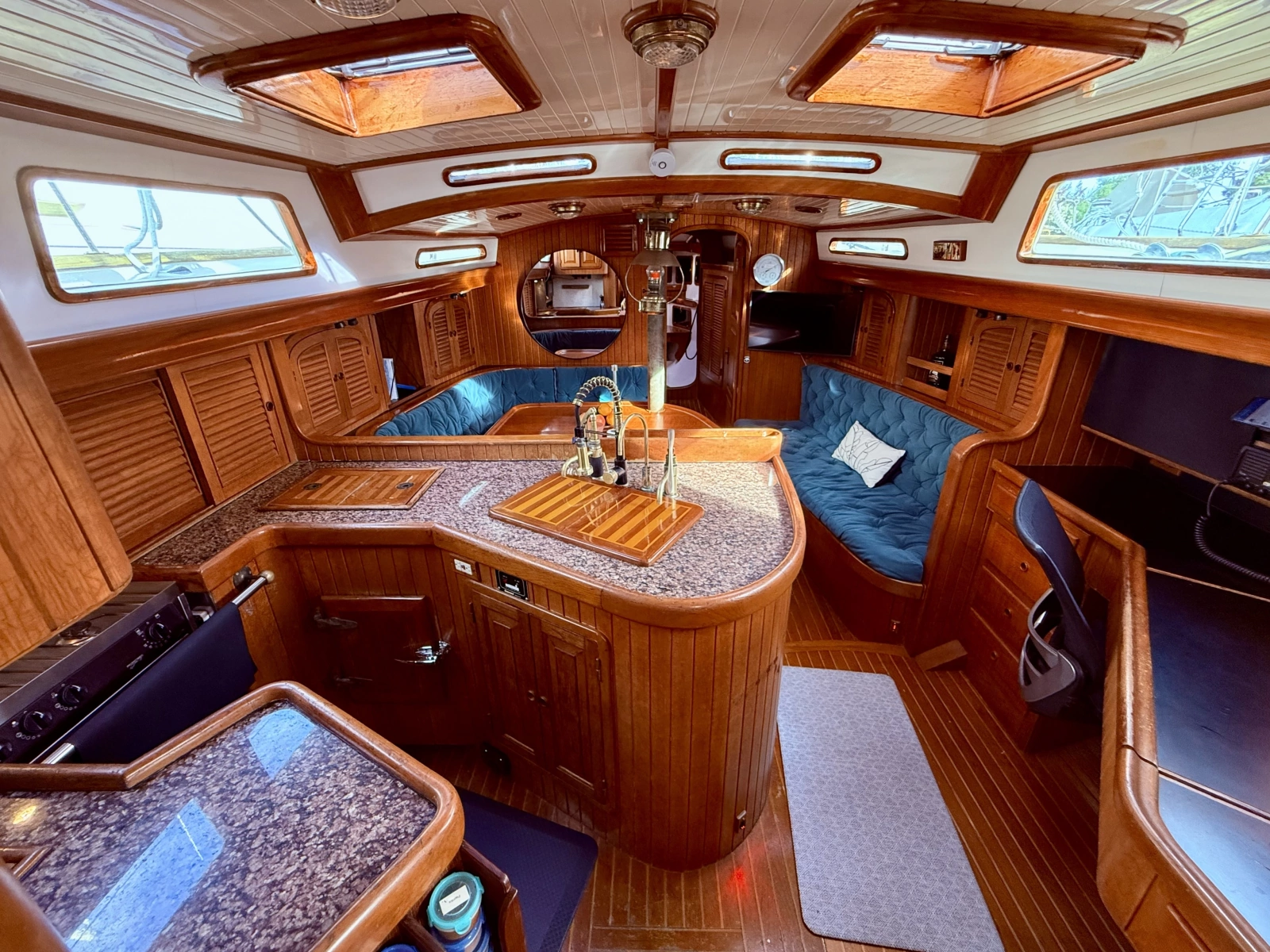 1997 Hans Christian Christina 43