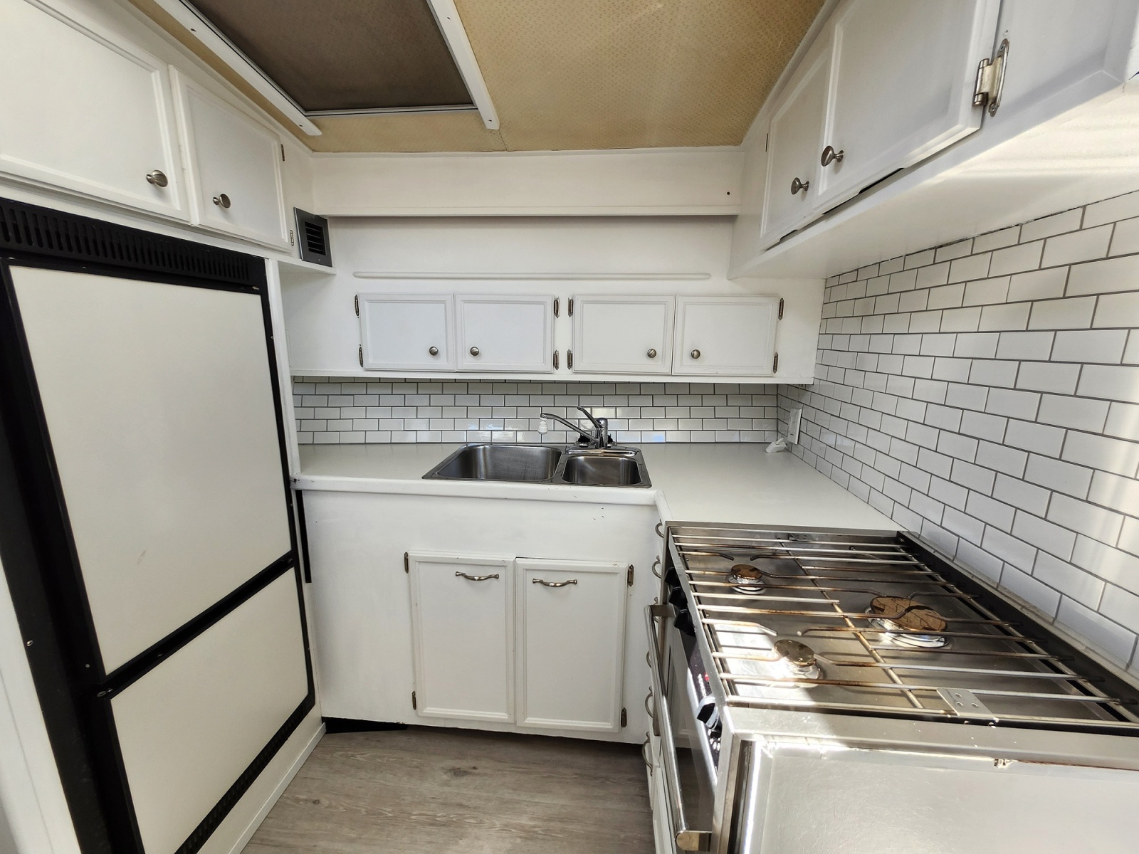 1977 Viking 43 DC
