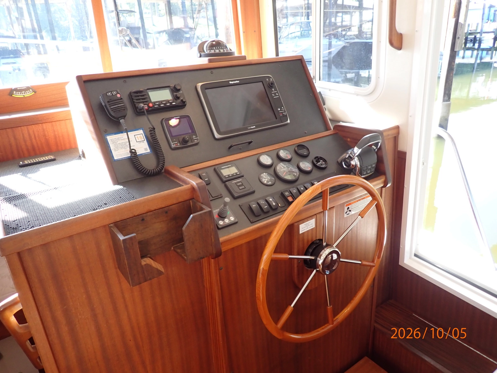 34' Nordic Tugs pilothouse helm1