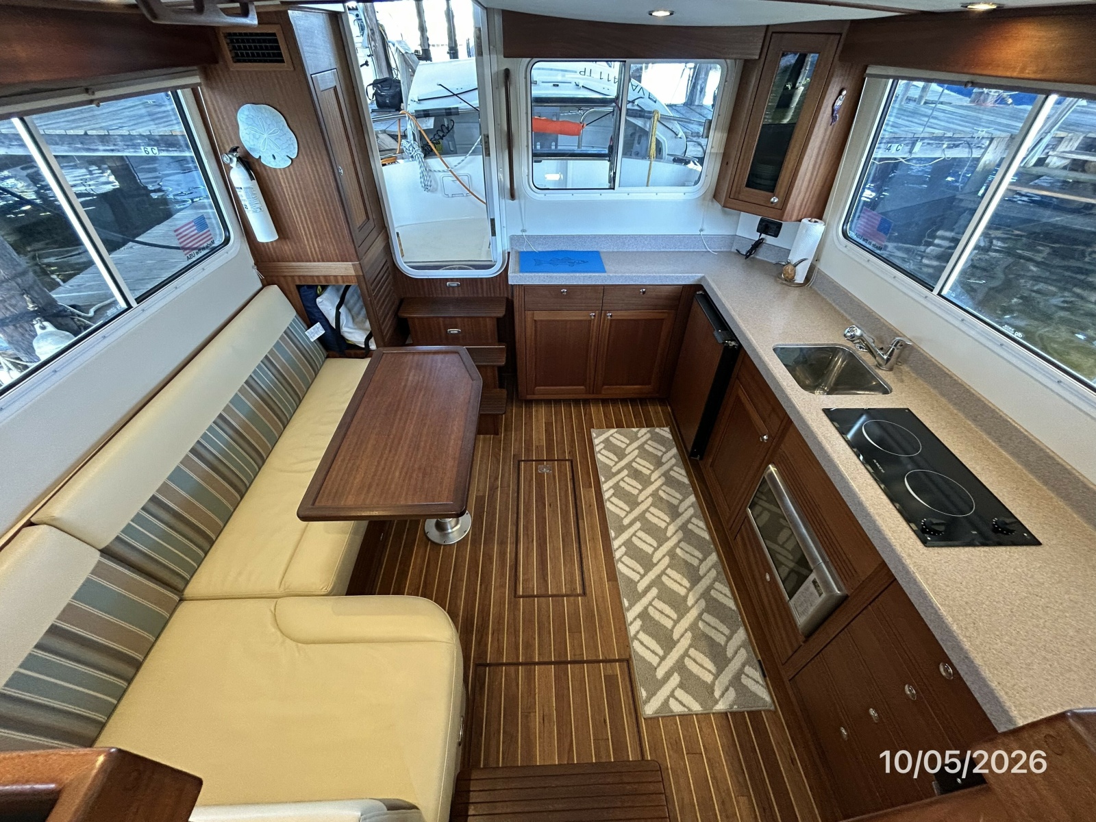 34' Nordic Tugs salon aft