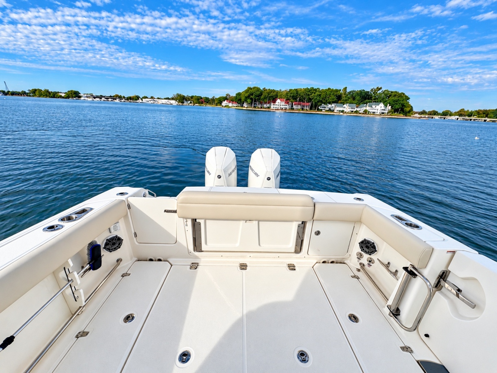 2024 Boston Whaler 330 Outrage