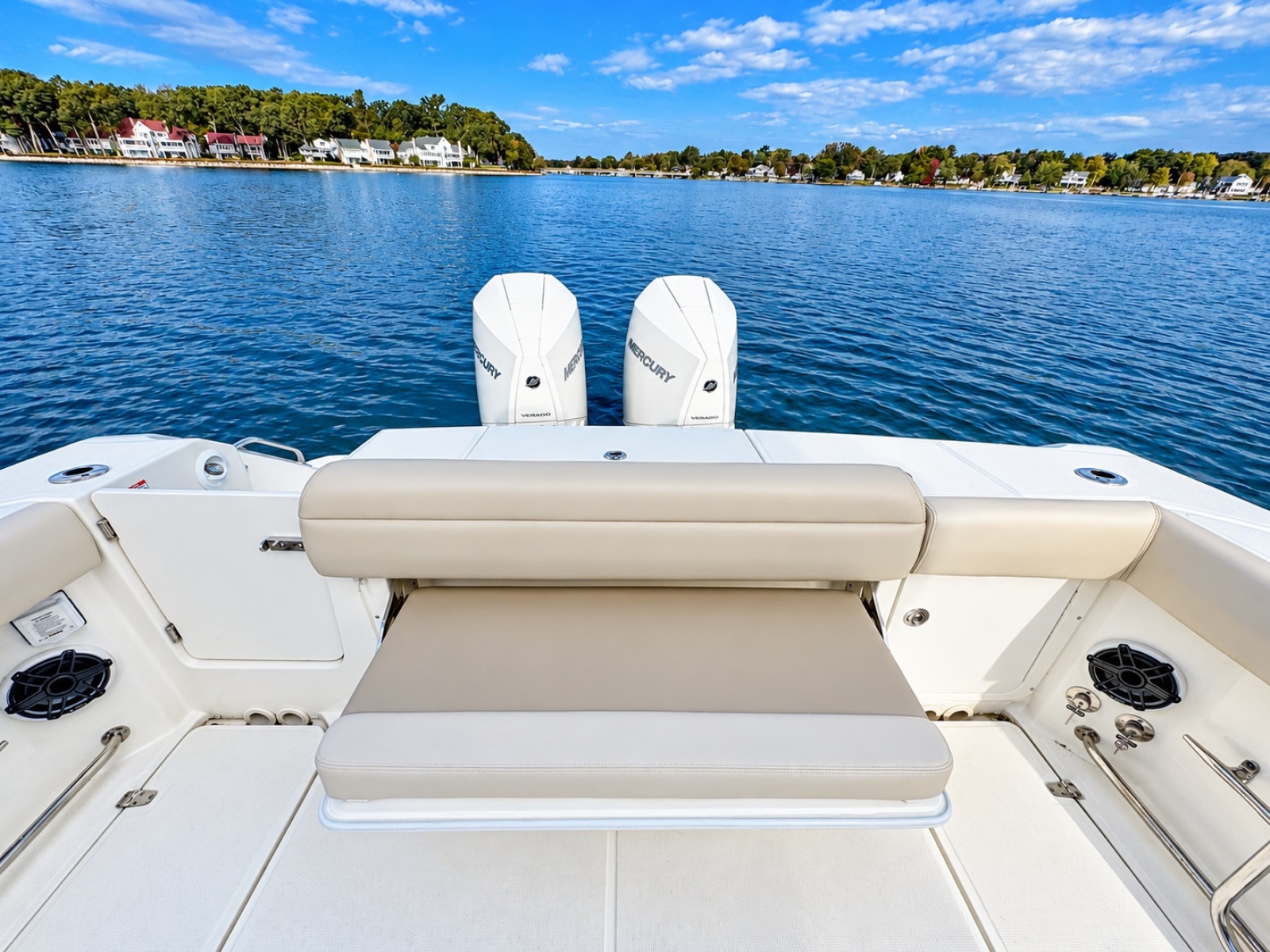 2024 Boston Whaler 330 Outrage
