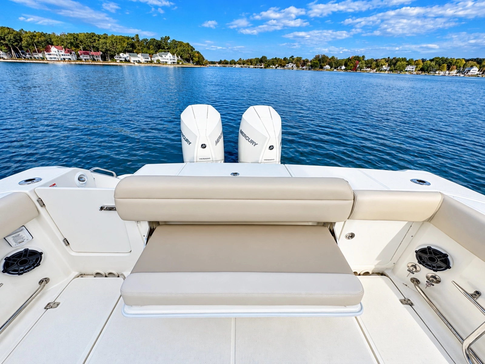 2024 Boston Whaler 330 Outrage