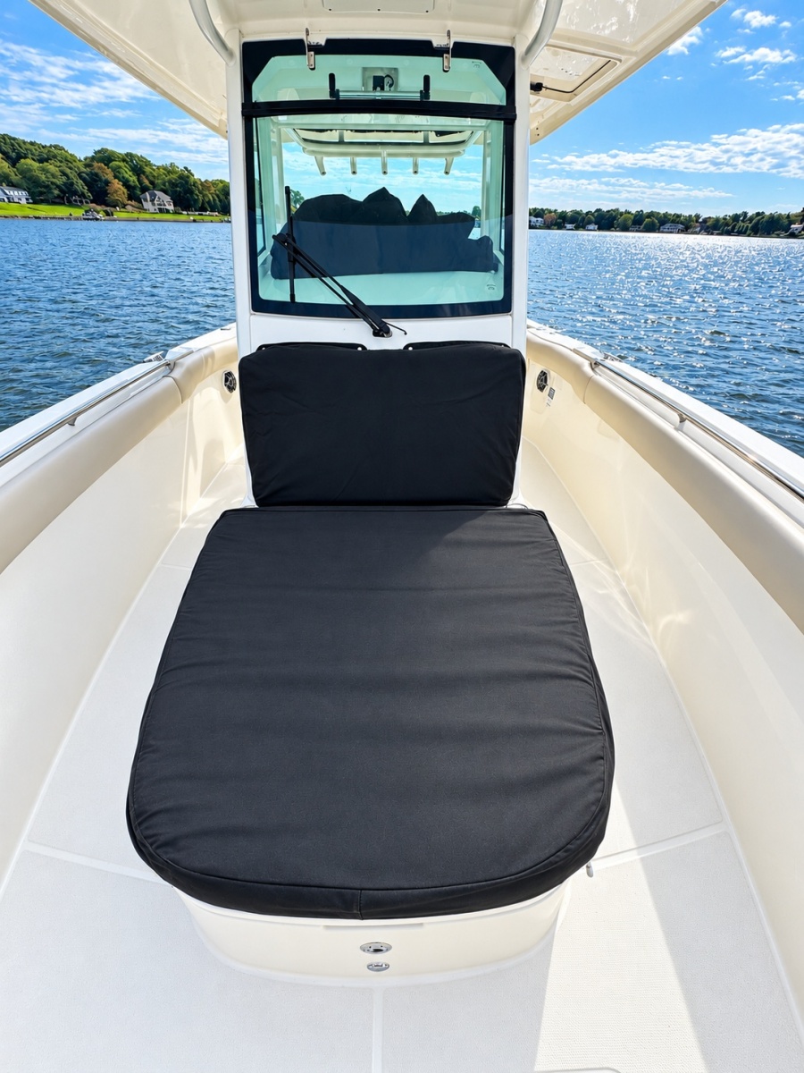 2024 Boston Whaler 330 Outrage