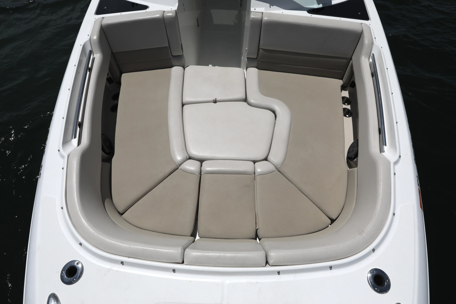 2016 Boston Whaler 320 Vantage