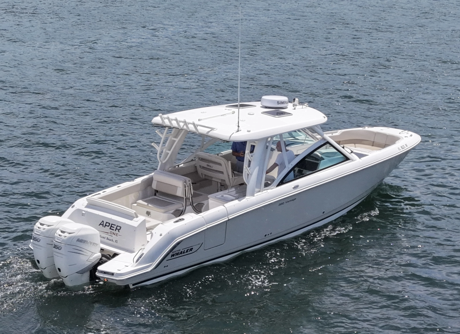 2016 Boston Whaler 320 Vantage