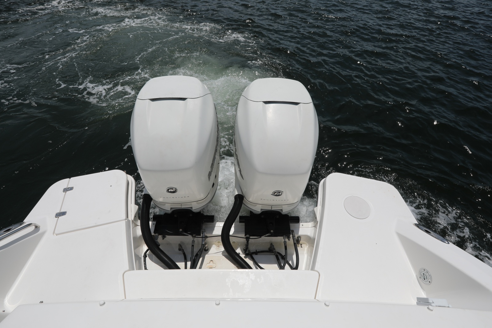 2016 Boston Whaler 320 Vantage