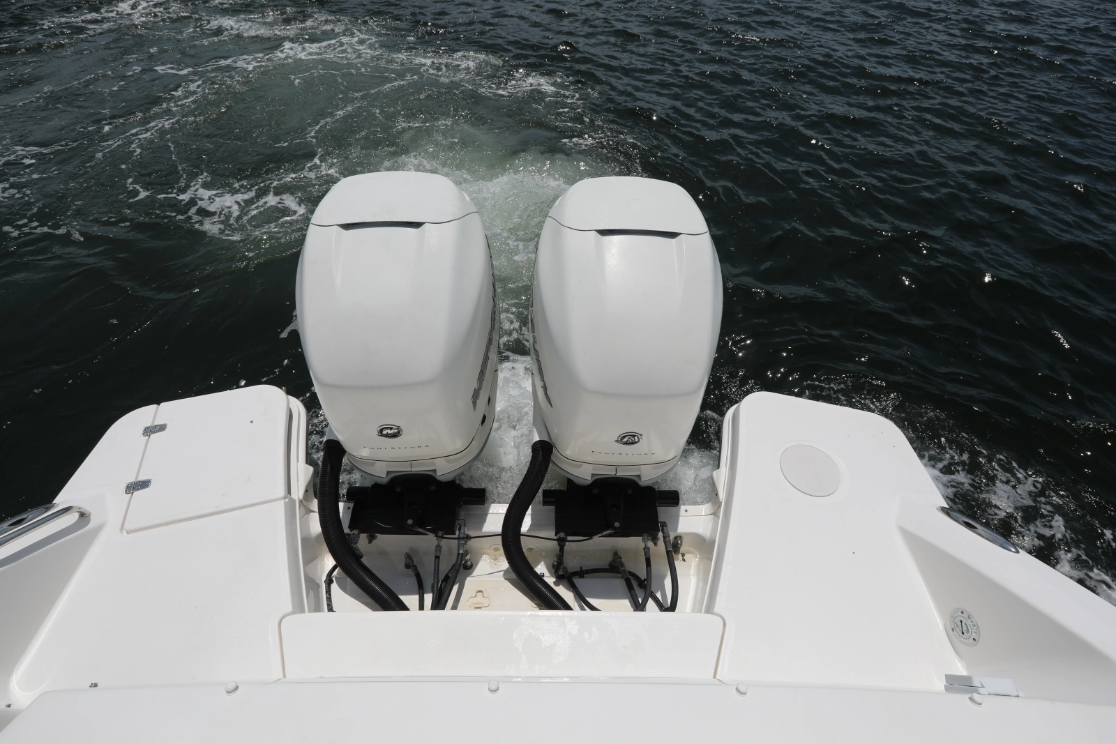 2016 Boston Whaler 320 Vantage