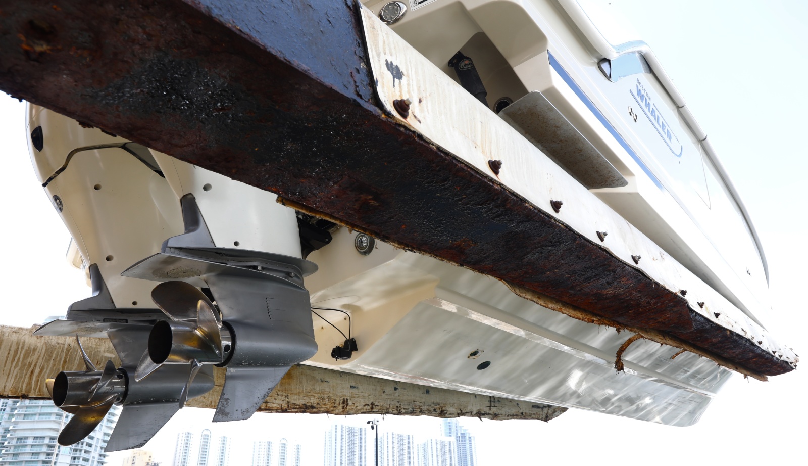 2016 Boston Whaler 320 Vantage