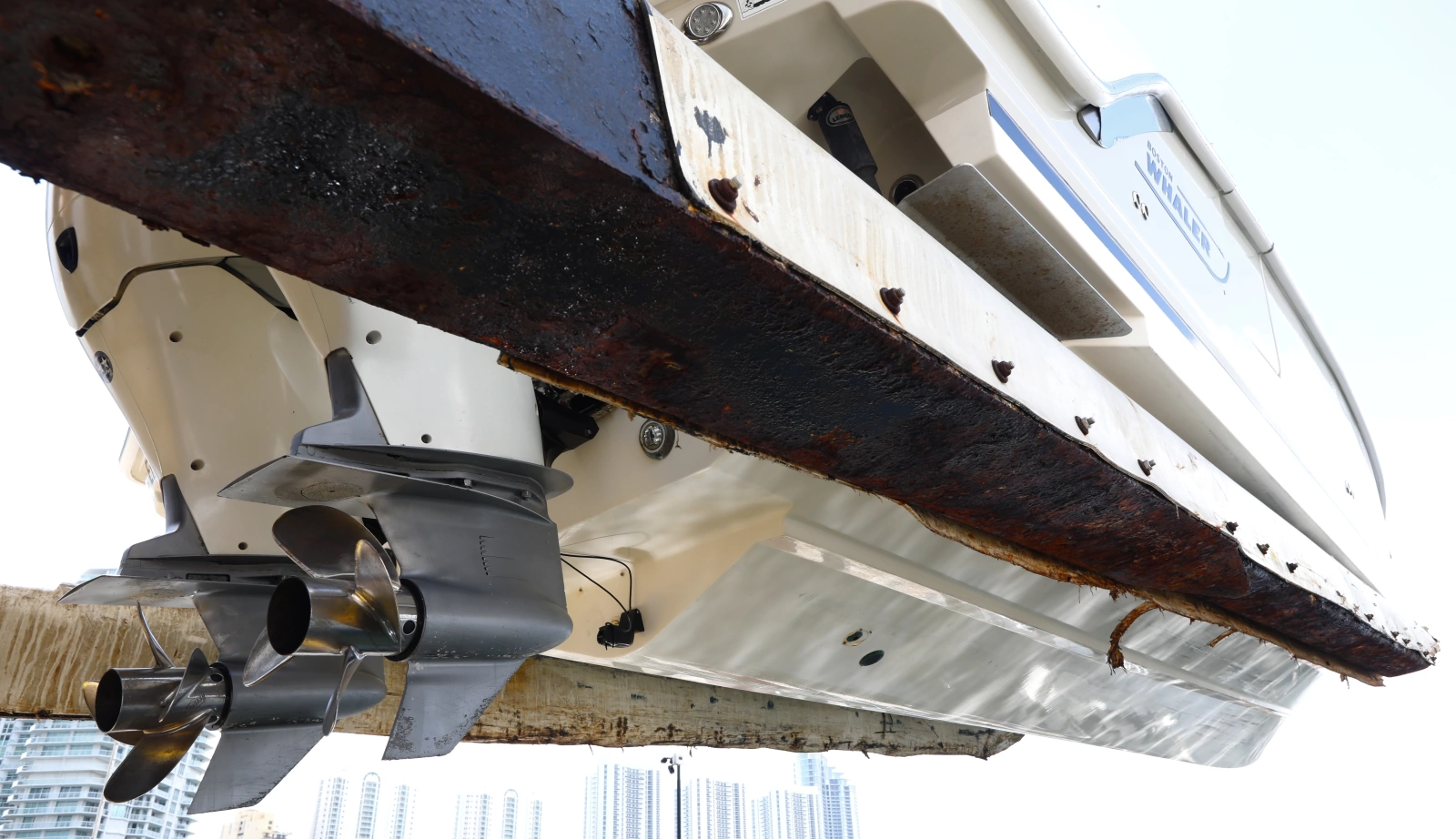 2016 Boston Whaler 320 Vantage