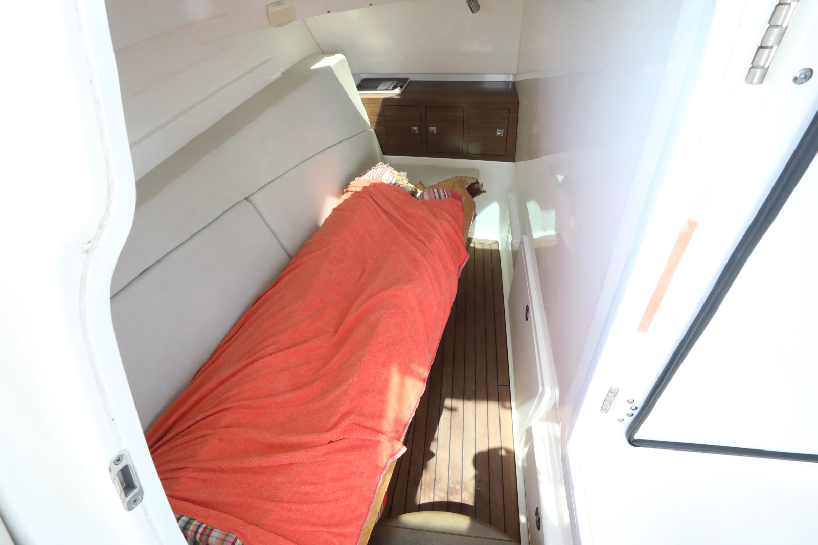 2016 Boston Whaler 320 Vantage