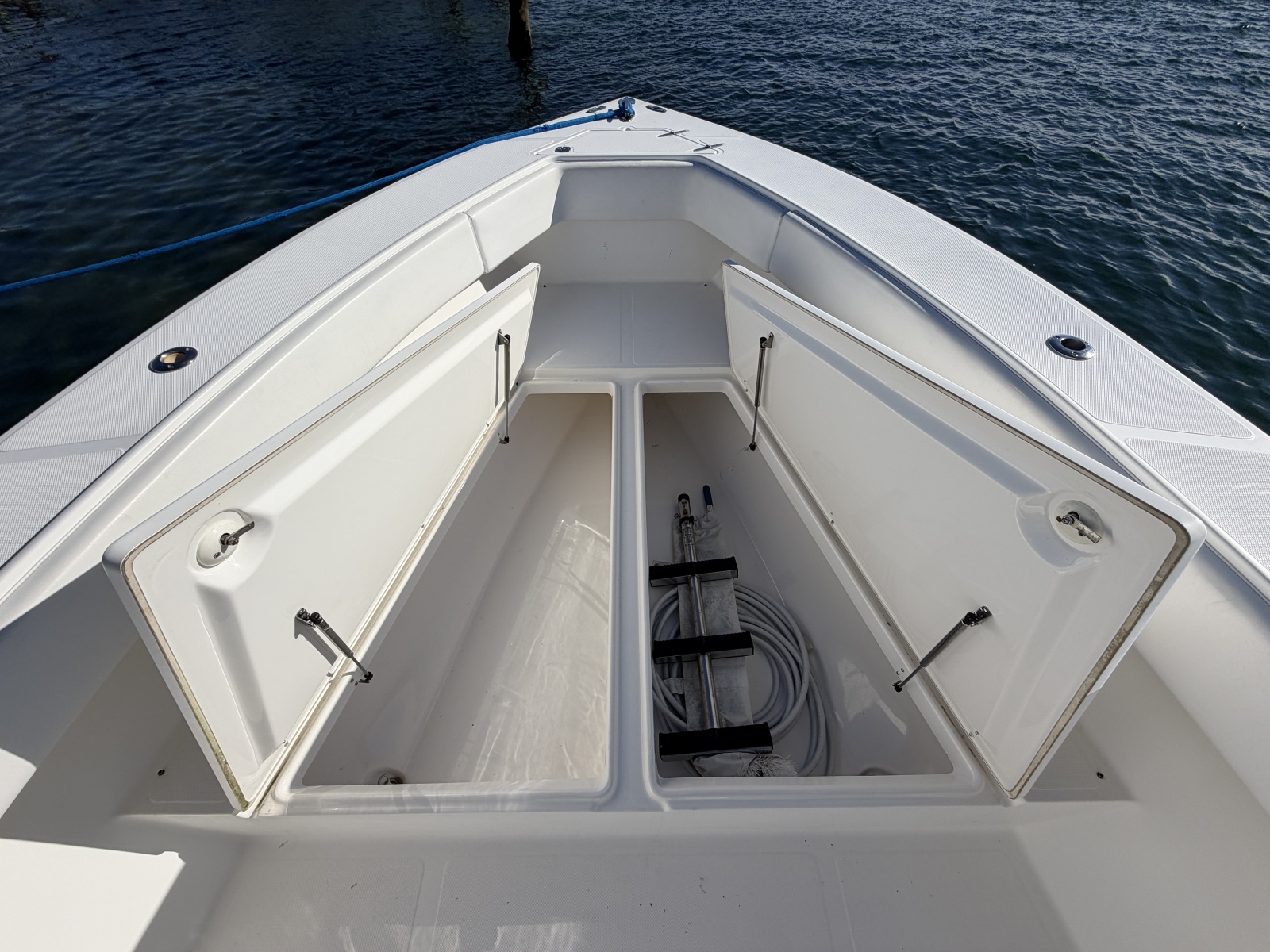 2003 Venture 34 Open