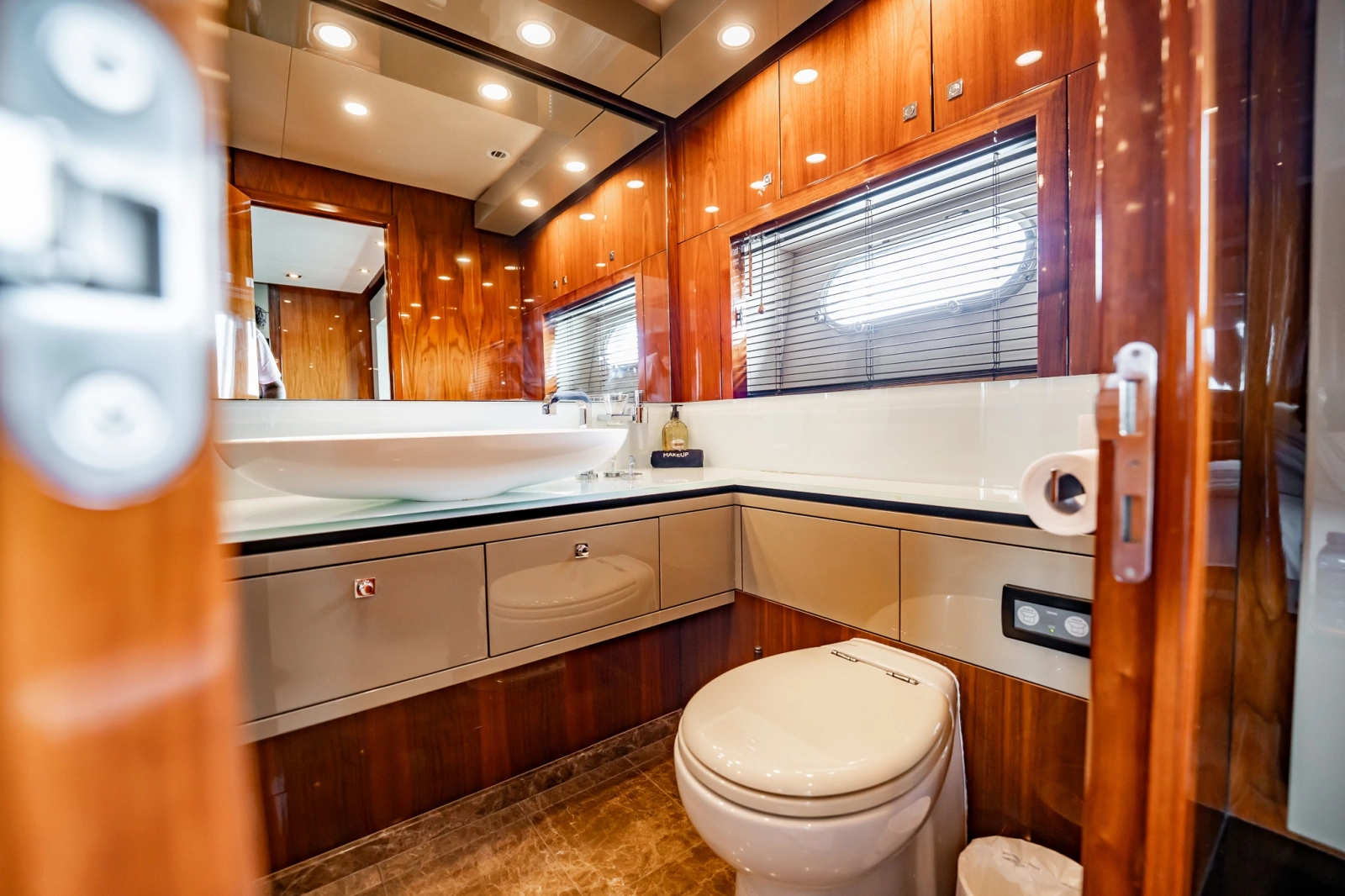 2009 Sunseeker Predator 84