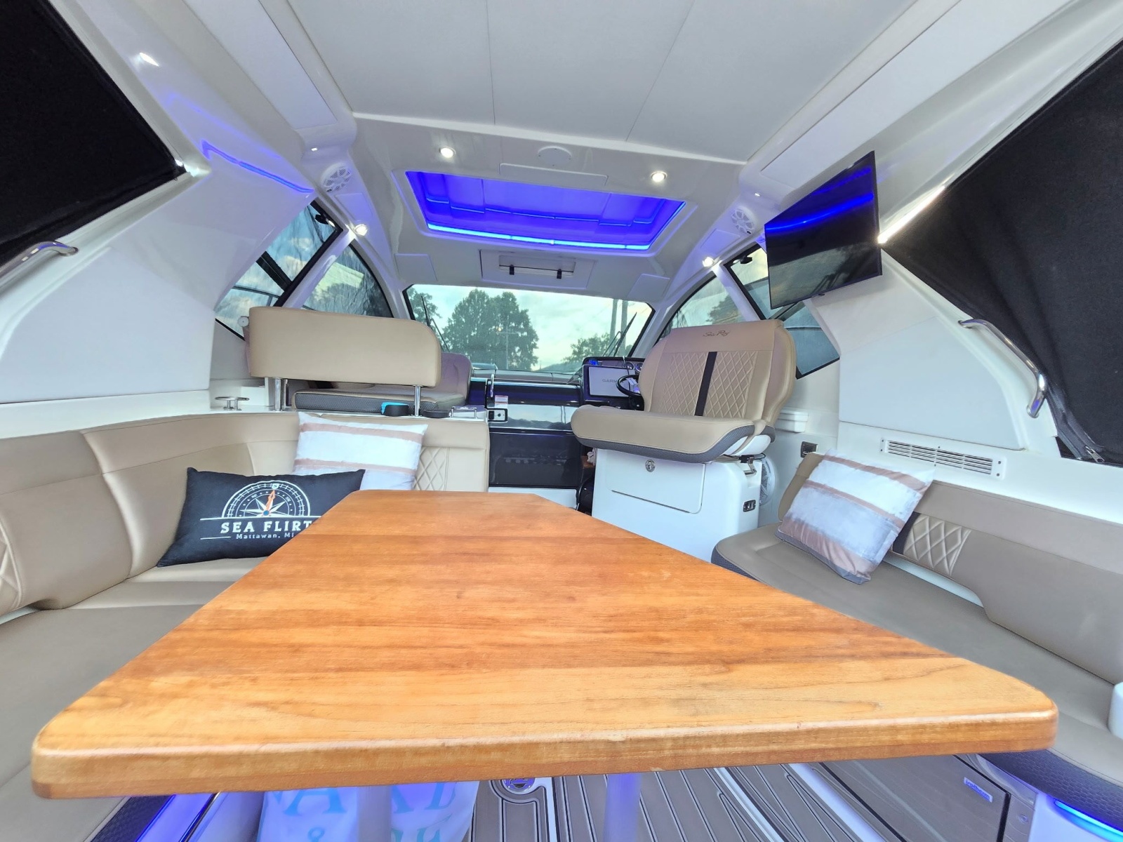 2017 Sea Ray 350 Sundancer Coupe
