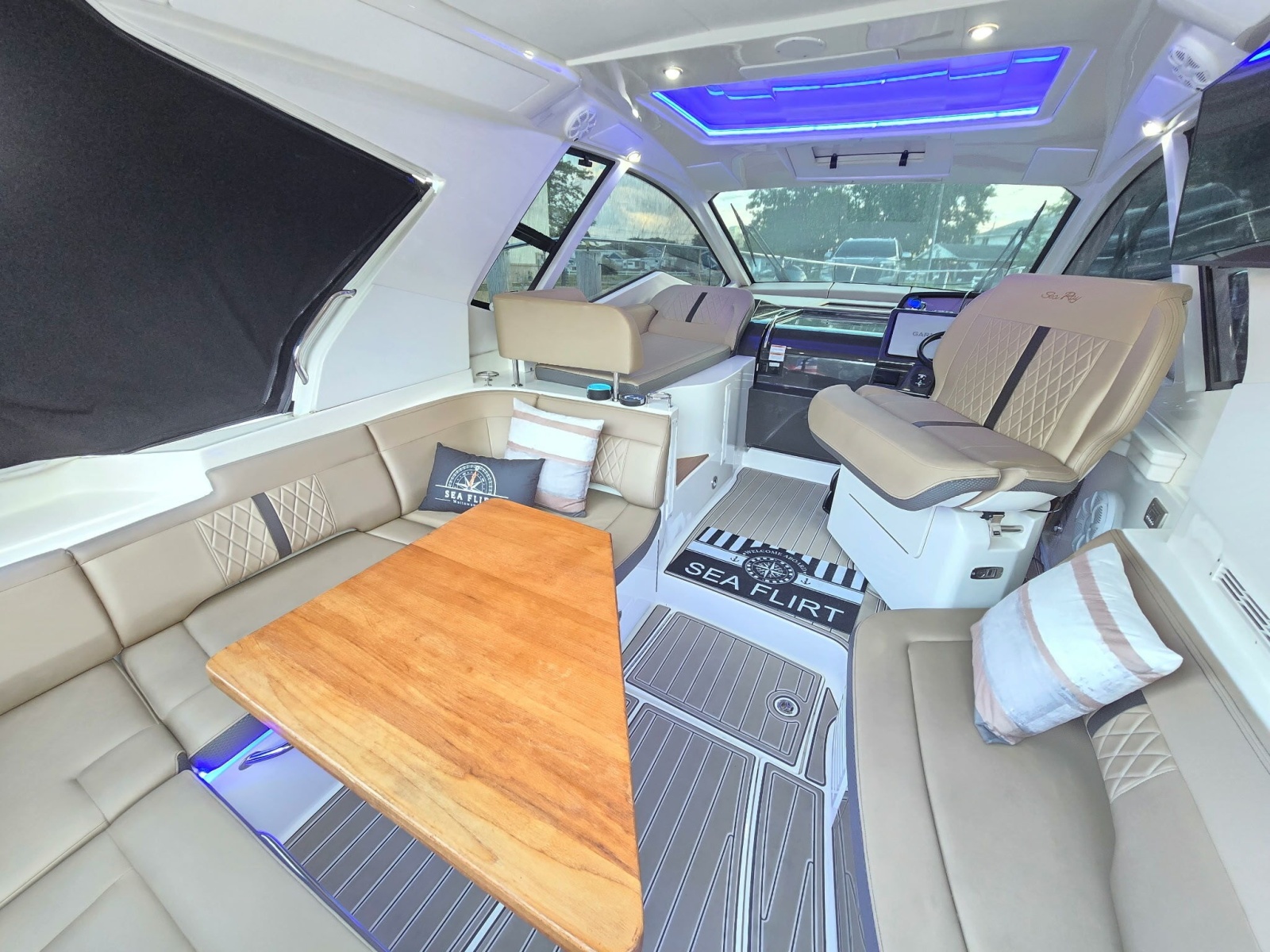 2017 Sea Ray 350 Sundancer Coupe