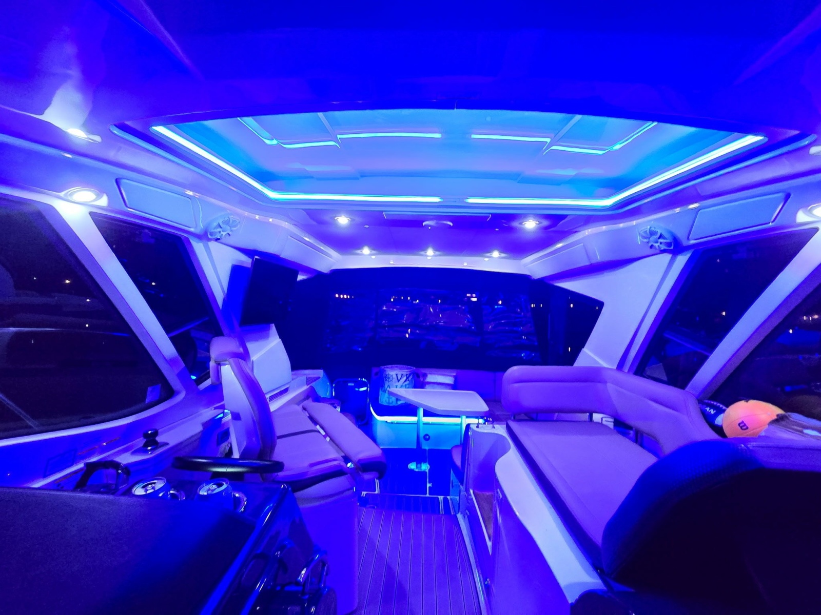 2017 Sea Ray 350 Sundancer Coupe